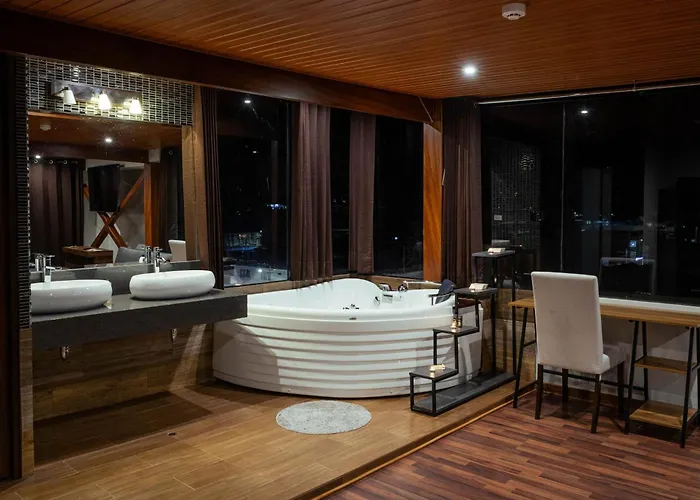 California Hotel 3*